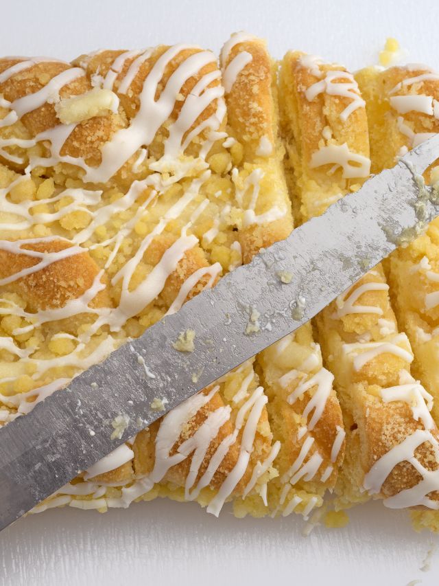 cheese danishes with cutting knife