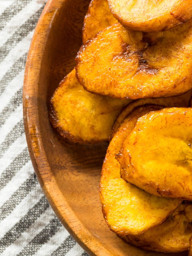 thick plantain slices in wooden bowl