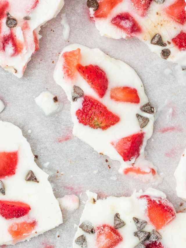Strawberry bark with white chocolate chips and strawberries.
