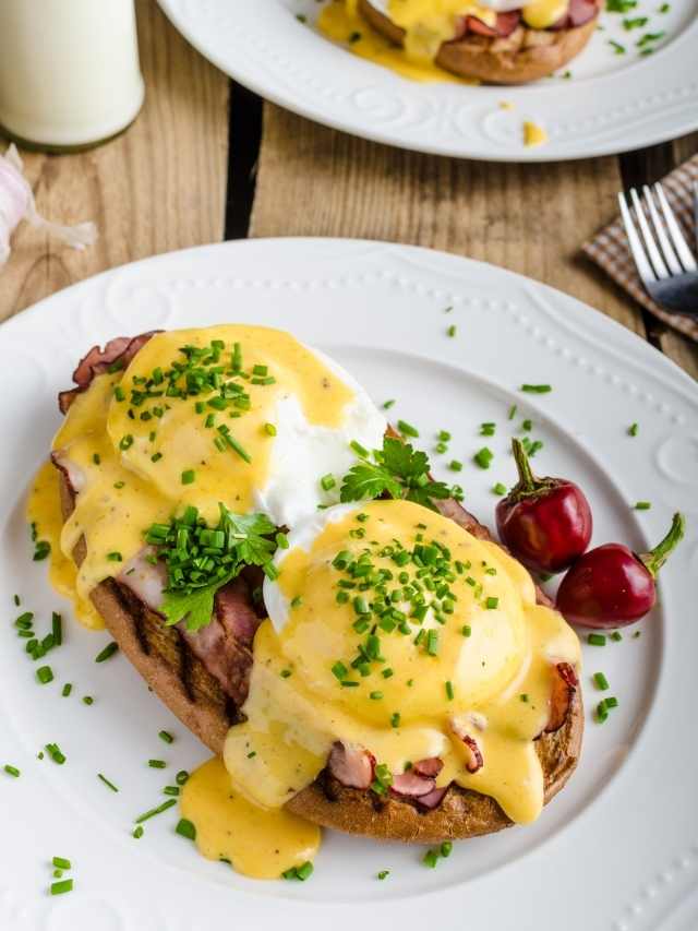 What to Serve With Eggs Benedict: 35+ Best Side Dishes