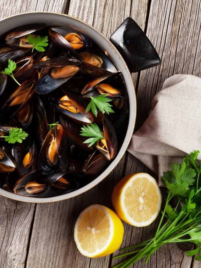 The 10+ Best Side Dishes For What To Serve With Mussels