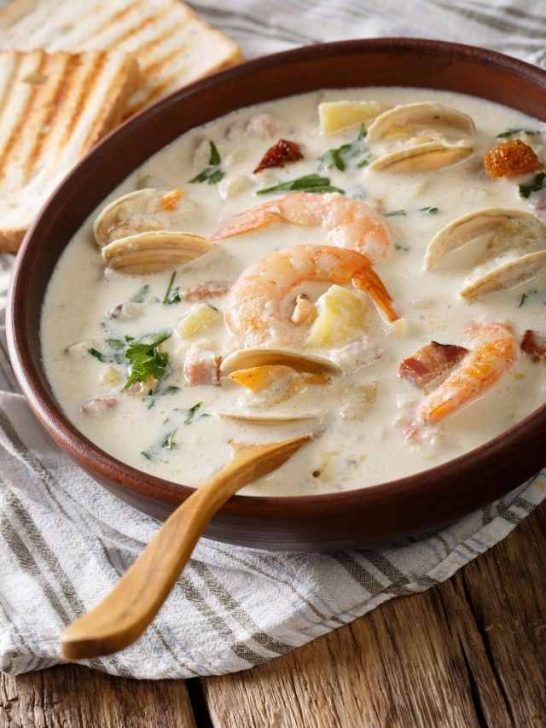 The 10 Best Side Dishes For What To Serve With Clam Chowder