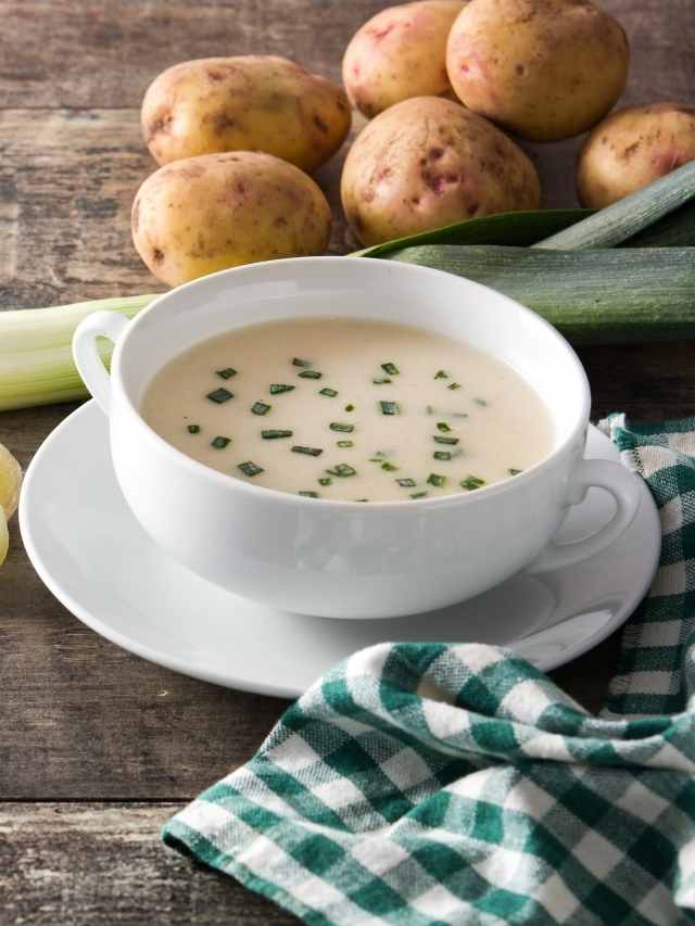 What to Serve With Vichyssoise: 25+ Best Side Dishes