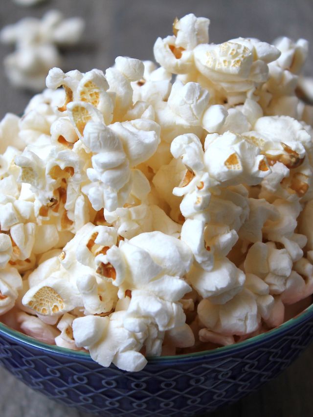15+ Best Vegan Microwave Popcorn And Pre-Popped Brands (2024)