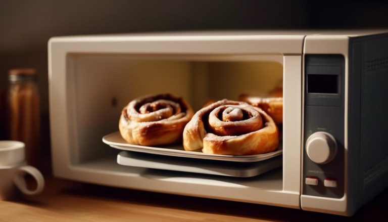 Can You Put Cinnamon Rolls in the Microwave